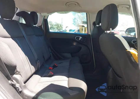 2015 Fiat 500L Easy z USA, uszkodzony, nr VIN ZFBCFABH0FZ031812